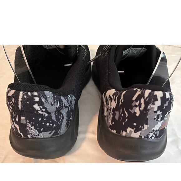 Women's Under Armour Charged Pursuit 3 Freedom Shoes #3026540-001 Size 9 - Picture 5 of 8